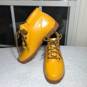 Like NEW! LANDS END School Bus yellow H20proof lace up Rain Boots